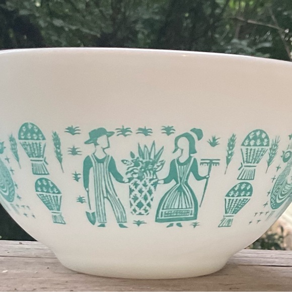 Pyrex White and Teal Mixing Bowl - Picture 1 of 6